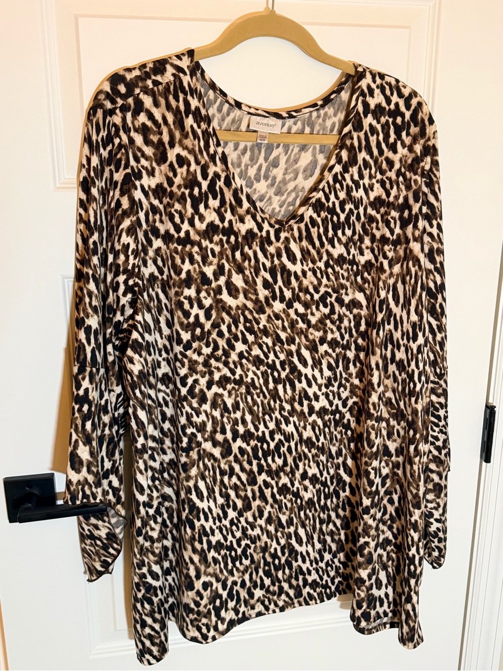 Avenue New 26/28 3x 4x Leopard Print V-Neck Bell Sleeve Top - Brown/Black